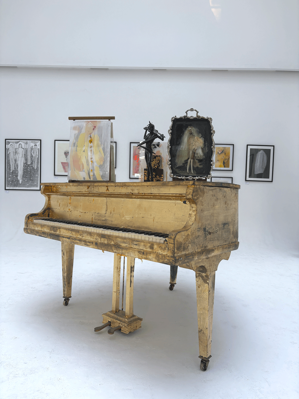 Photo of Lady Gaga's piano