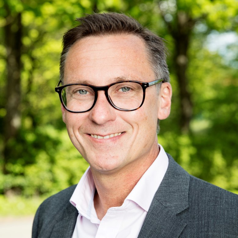 Portrait photo of Patric Eriksson