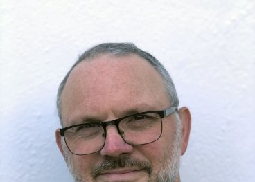 Headshot of Mark Coles