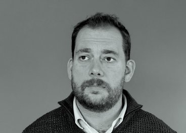 nick.peres@falmouth.ac.uk