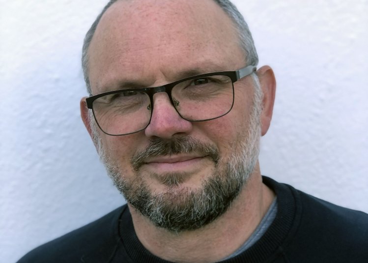 Headshot of Mark Coles