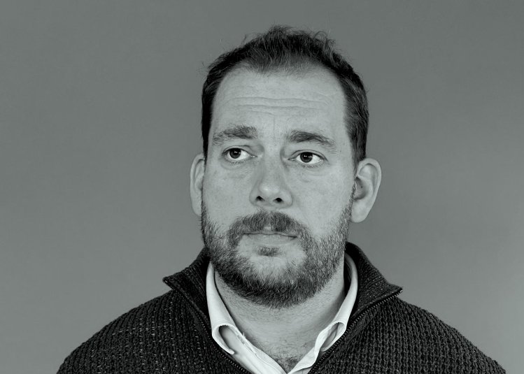 nick.peres@falmouth.ac.uk