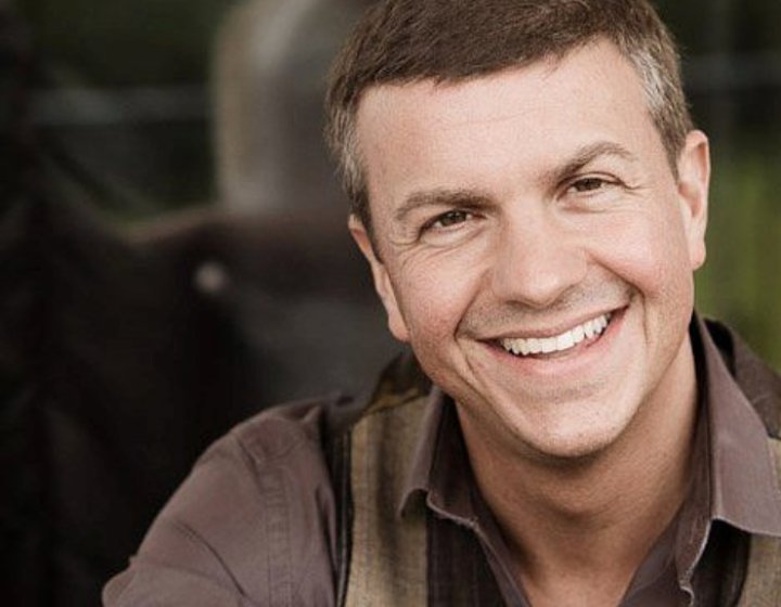 Stuart Wakefield headshot