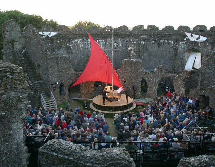 Tristan and Yseult at Restormel Castle, 2003 - Credit Steve Tanner