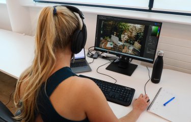 Student on Photoshop short course