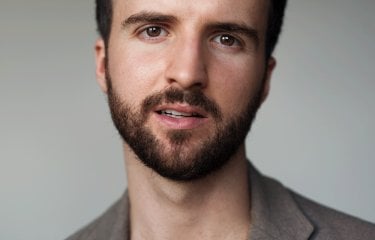 Piers Headshot
