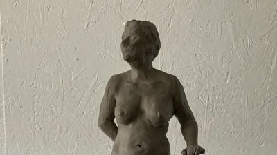 Figure sculpture