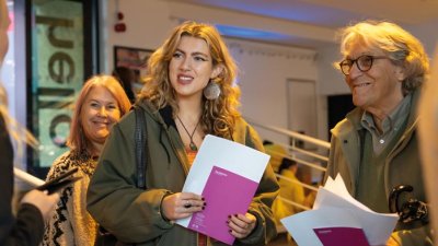 A young woman with her parents at a Falmouth University Open Day