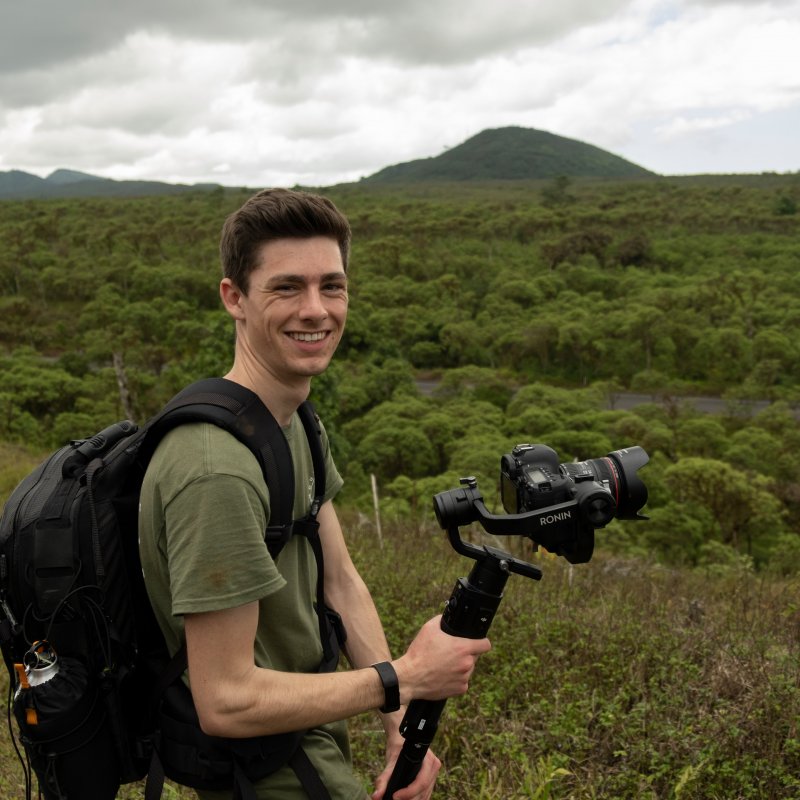 MNHP_Cameraman on the Galapagos