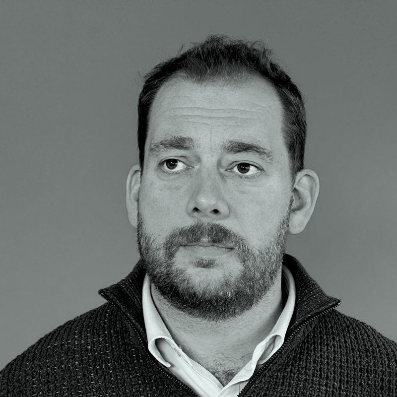 nick.peres@falmouth.ac.uk