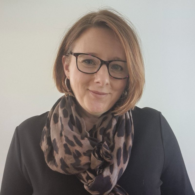 Sarah Molloy headshot