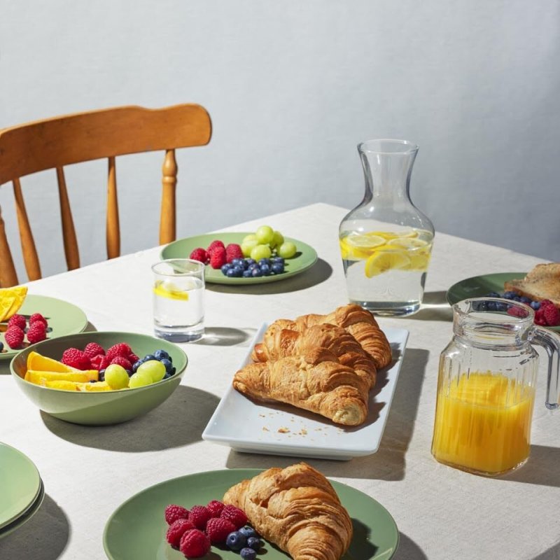 Jenna Hinton  graduate work depicting food table spread